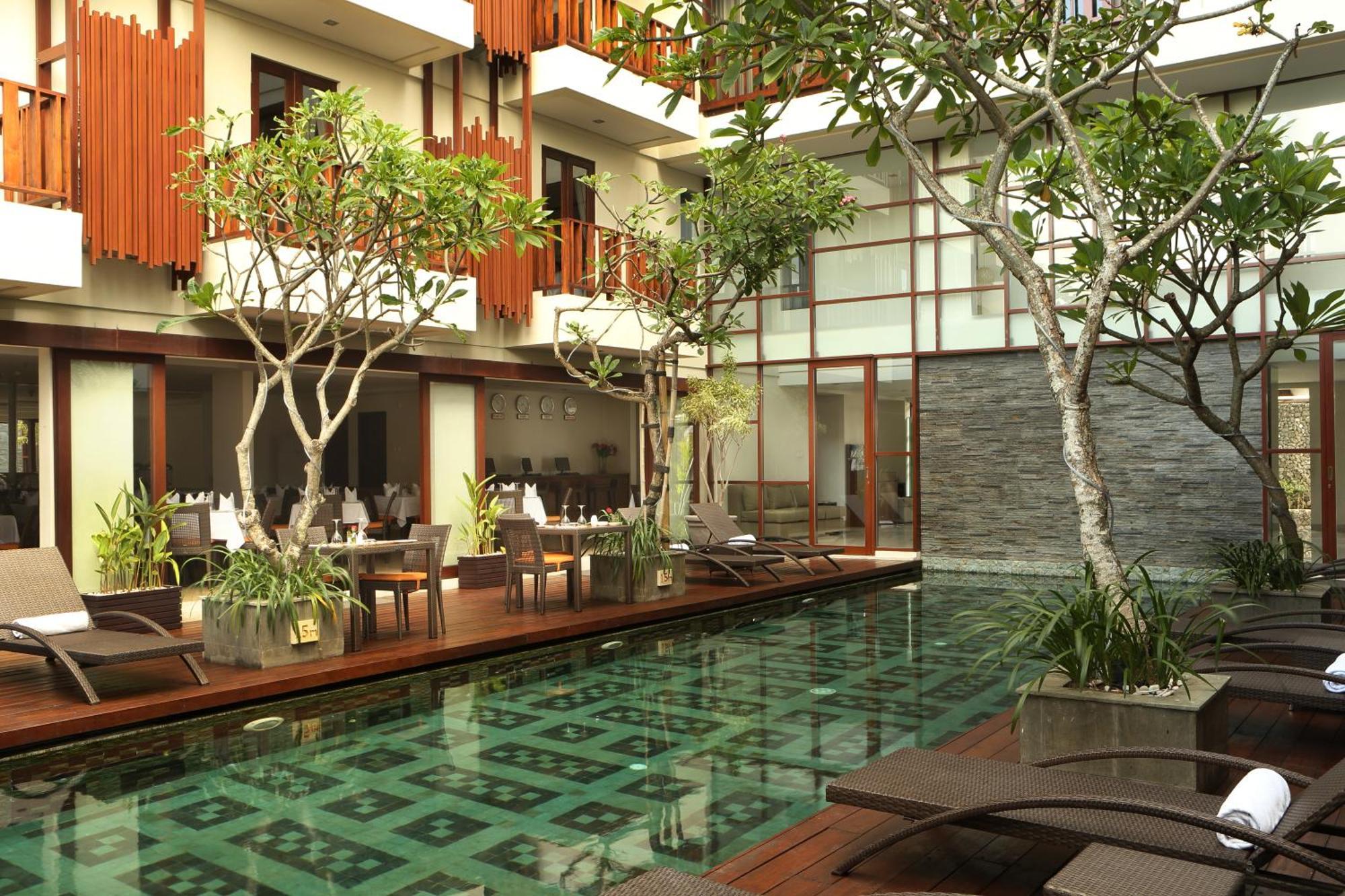 D'Primahotel Seminyak Esterno foto