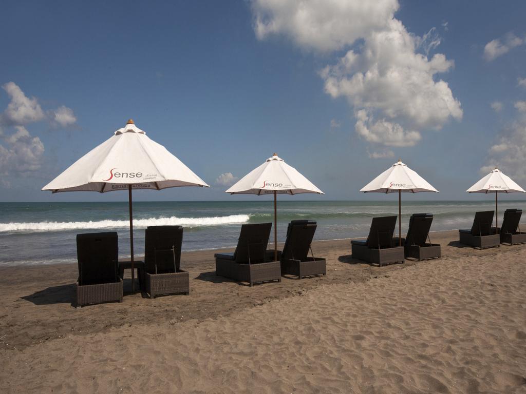 D'Primahotel Seminyak Esterno foto