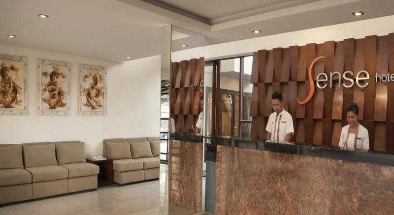 D'Primahotel Seminyak Esterno foto