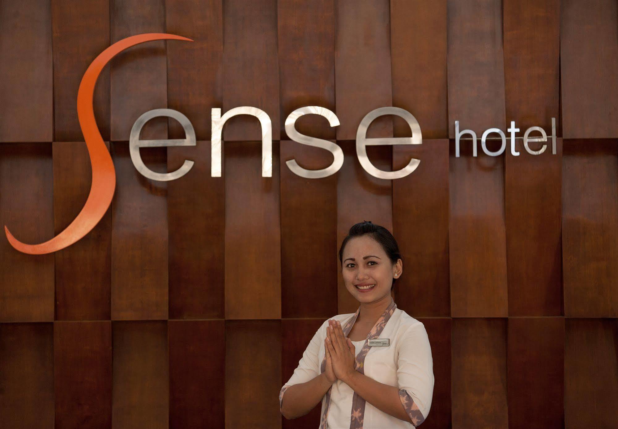 D'Primahotel Seminyak Esterno foto
