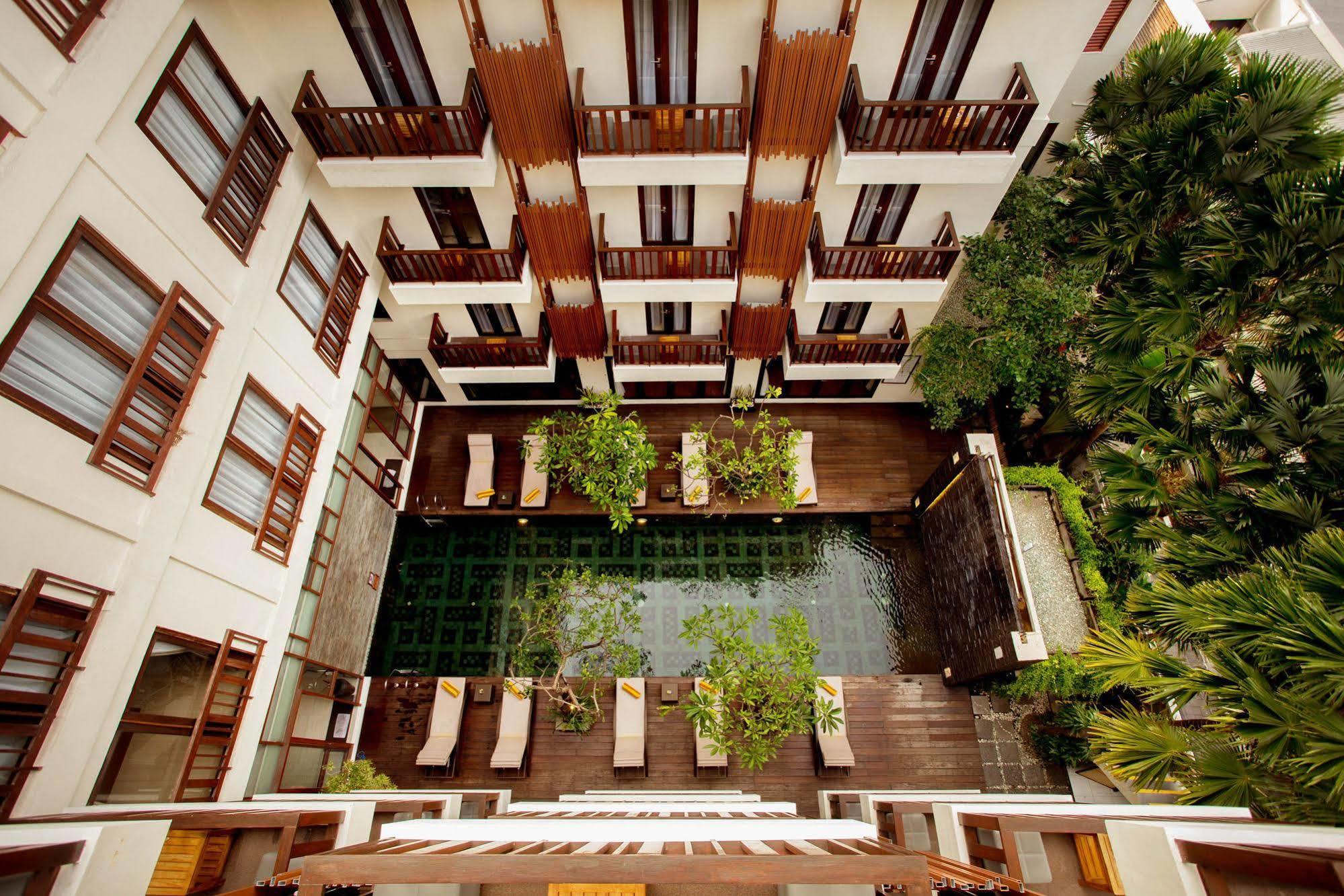 D'Primahotel Seminyak Esterno foto