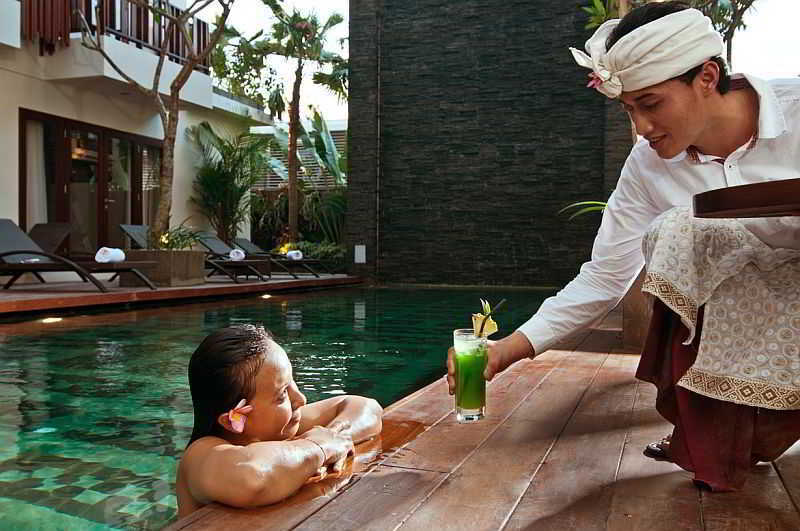 D'Primahotel Seminyak Esterno foto